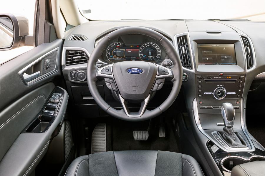  Ford Grand C-Max 2015 года  (фото 7 из 19)